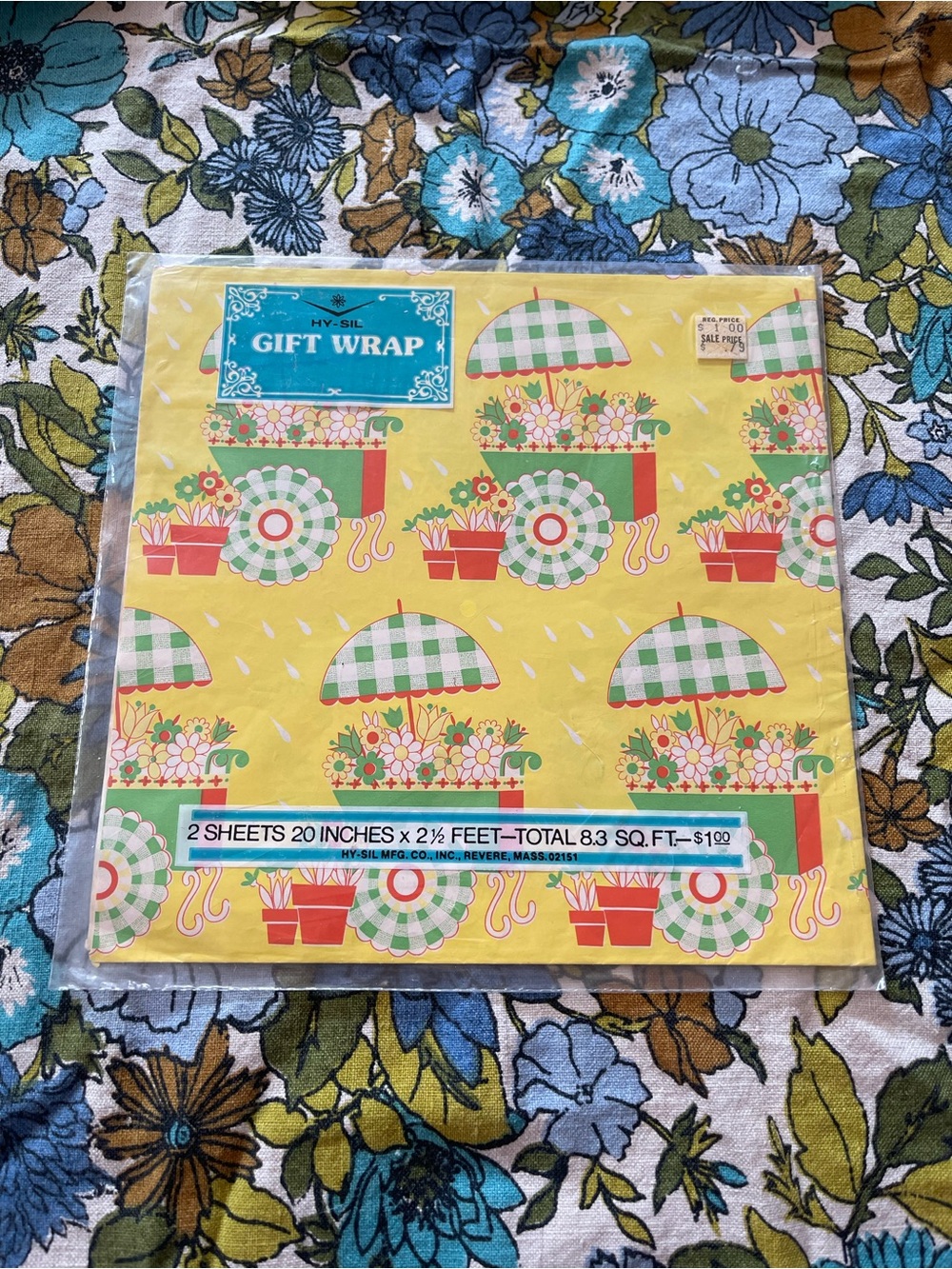 Hy-Sil Gift Wrap 2 Sheets Vintage 8.3 Sq Ft BRAND NEW